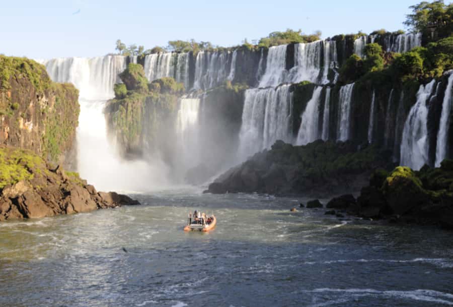 Puerto Iguazu: Argentine Falls & Great Adventure Boat - Lunch and the practical middle of the day
