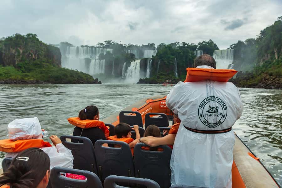 Puerto Iguazu: Iguazu Falls Boat Tour and Gran Aventura - What the $250 price really buys