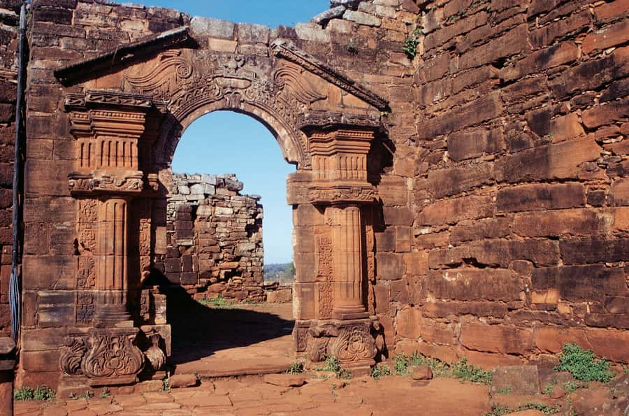 Puerto Iguazu: San Ignacio Mission and Wanda Mines Tour - San Ignacio Mission and its pink sandstone walls