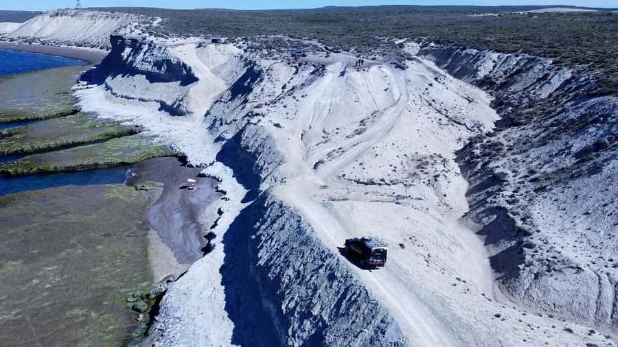 PUERTO MADRYN: 4 X 4 ADVENTURE EXPERIENCE ON THE MOST BEAUTIFUL BEACHES! - Punta Loma: a short trail and sea lions