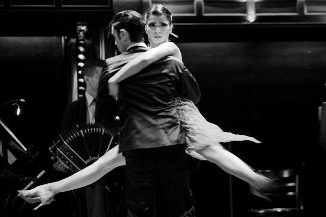 Querandi Tango show Vip with private transfer - Choosing the dinner package or show only