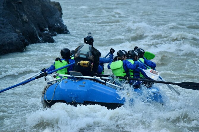 Rafting experience on the Rio de las Vueltas in Patagonia - Guides, safety, and the first-time question