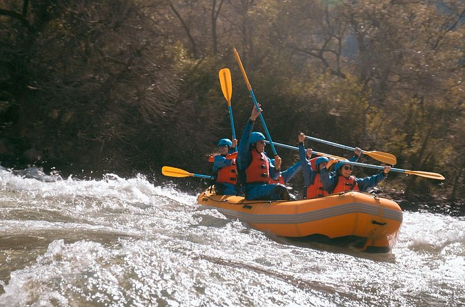 Rafting on the River Oath - Fossils, dinosaur tracks, and the riverbanks