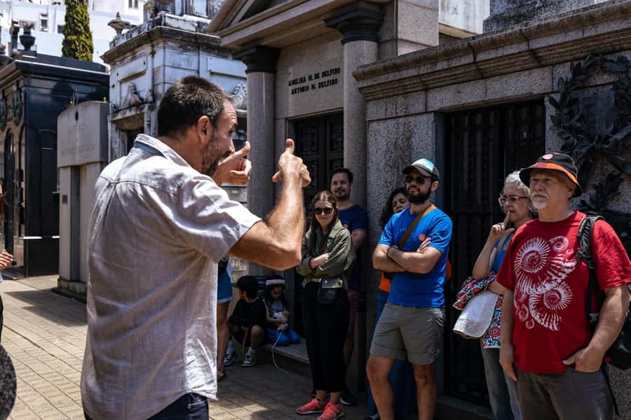 Recoleta Cemetery - Small Group Tour of History & Secrets - Key points to know before you book