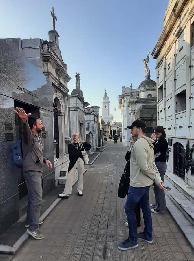Recoleta Cemetery - Small Group Tour of History & Secrets - Why Recoleta Cemetery deserves two and a half hours