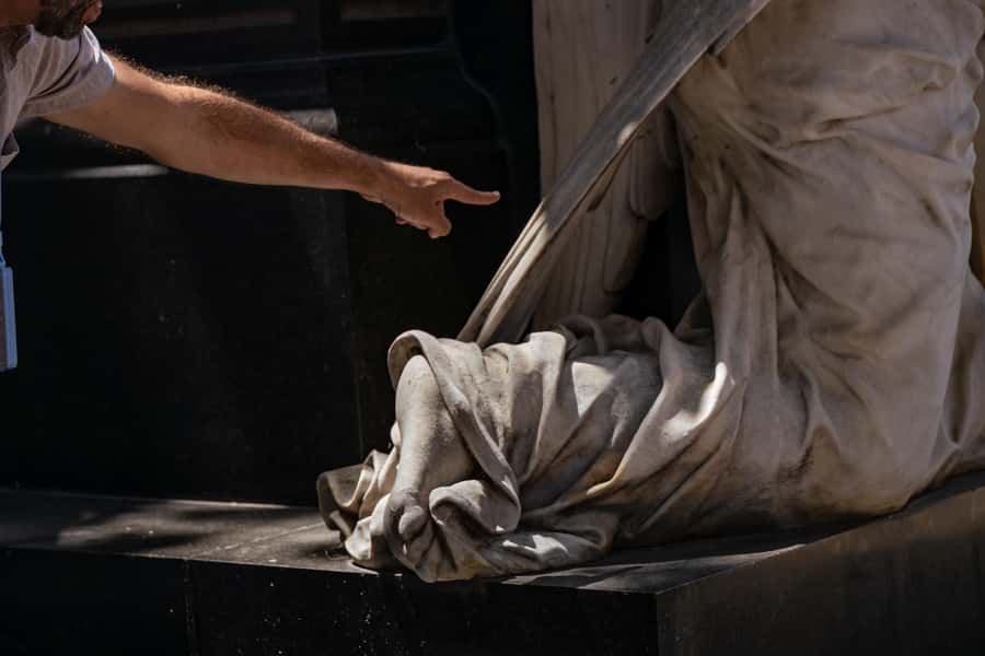 Recoleta Cemetery - Small Group Tour of History & Secrets - The stories that give the tombs a human face