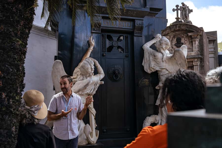 Recoleta Cemetery - Small Group Tour of History & Secrets - Meeting at La Biela and starting outside the gates