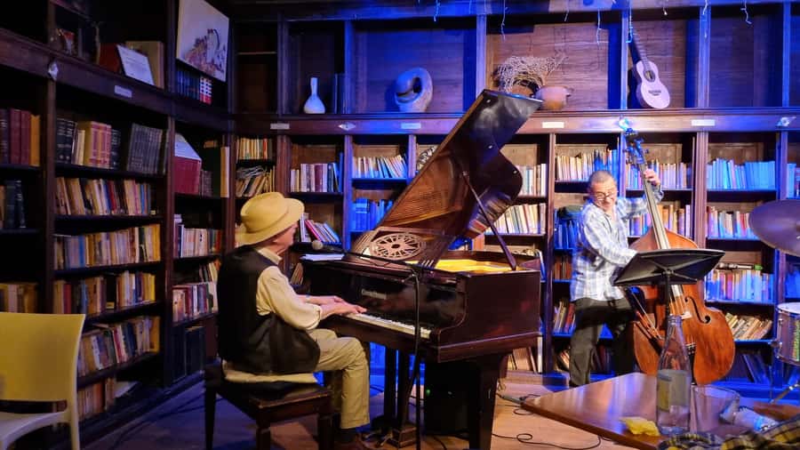 Recoleta Walking Tour and Live Jazz Show - Iglesia del Pilar and the cemetery entrance