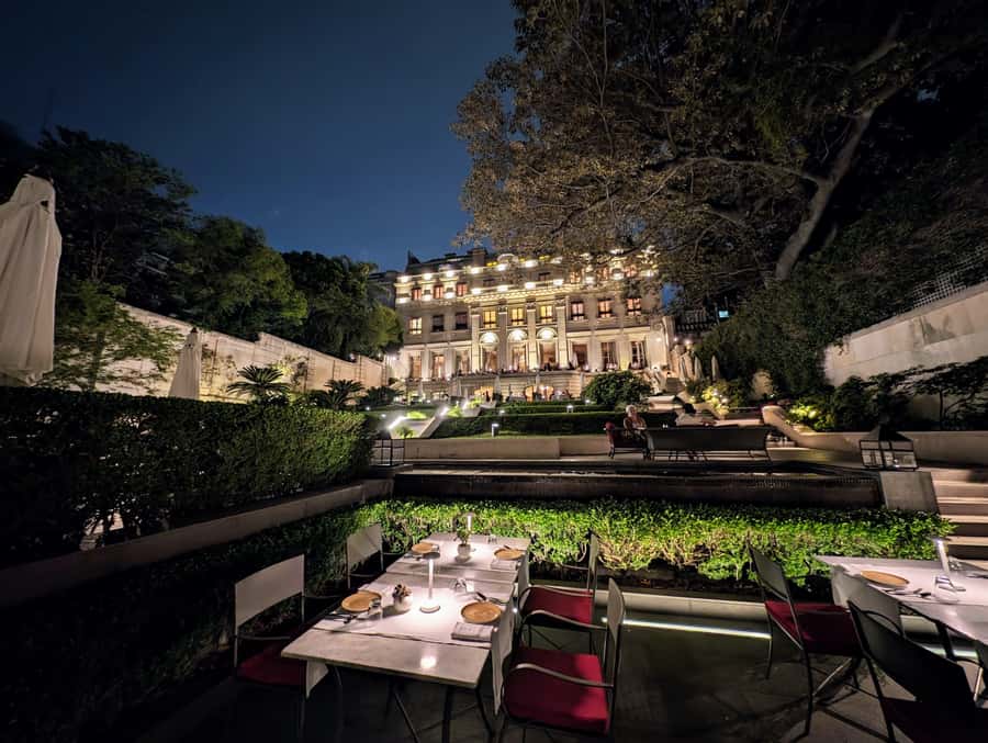 Recoleta Walking Tour and Live Jazz Show - What the $38 price really covers
