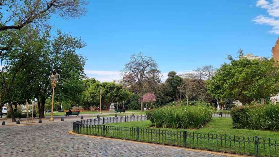 Recoleta Walking Tour and Live Jazz Show - Weather, mobility, and practical comfort