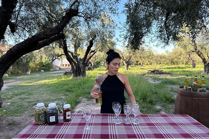 Ruta del vino con almuerzo - Casa Corbel starts the day with local flavor