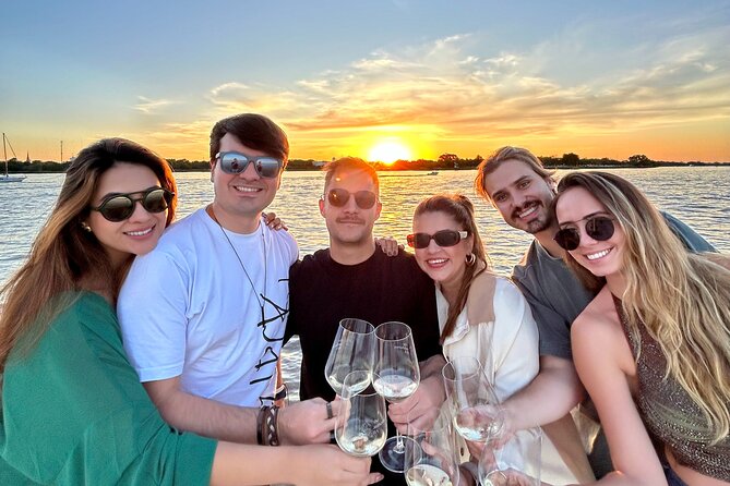 Sailing cruise with premium wine in Buenos Aires - Starting at Club Náutico San Isidro