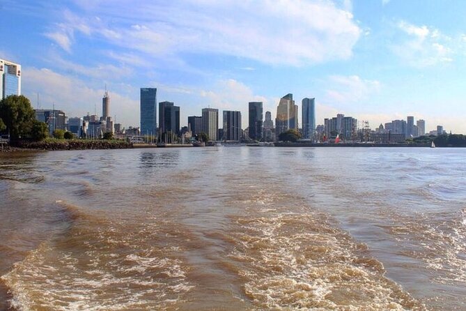 Sailing on the Rio de La Plata from Puerto Madero to Tigre Delta - What makes this Rio de la Plata and Tigre tour worthwhile