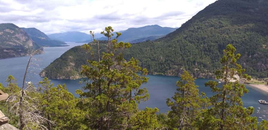 San Martin de los Andes along the Route of the 7 Lakes - Villa La Angostura, the prettiest town break