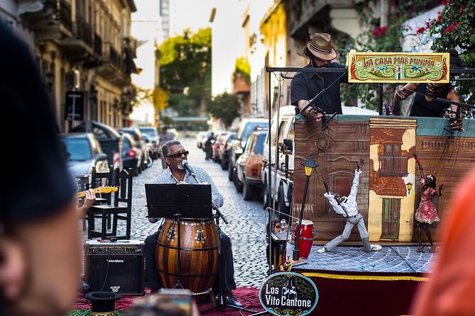 San Telmo - Colonial Tour Buenos Aires - Mafalda and the city’s popular icons