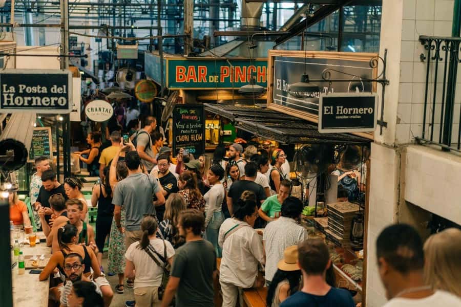 San Telmo: Historical Guided Tour with Street Food & Drinks - Beginning with an aperitif at El Federal Bar