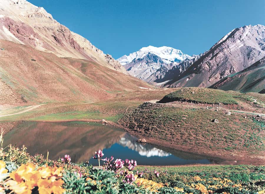 Santiago: Portillo, Inca Lagoon with Optional Aconcagua Park - Portillo Ski Center and its winter defenses