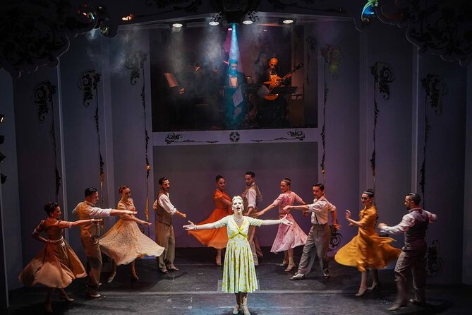 Show at the Mítico Café Los Angelitos with Optional Dinner and Transfer - Seating can make or break the show