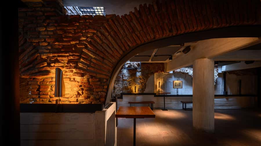 Small-Group Walking Tour San Telmo Neighborhood - Casa Mínima and the value of small details