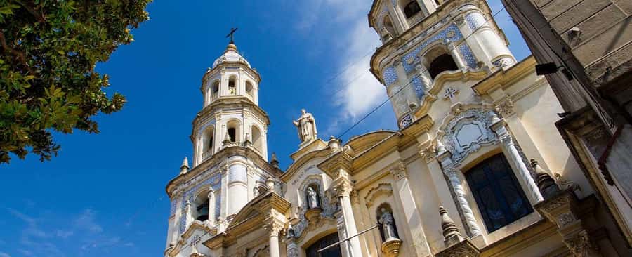 Small-Group Walking Tour San Telmo Neighborhood - Starting with Mafalda on Defensa 700