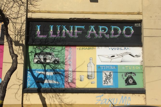 Street art in Buenos Aires - Puerto Madero: new walls beside modern Buenos Aires