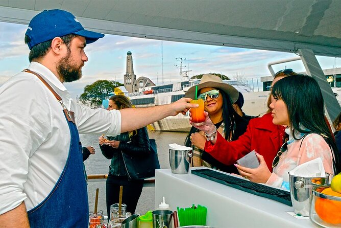 Sunset on the Río de la Plata: Navigation & Open Bar - Meeting at Puerto Madero