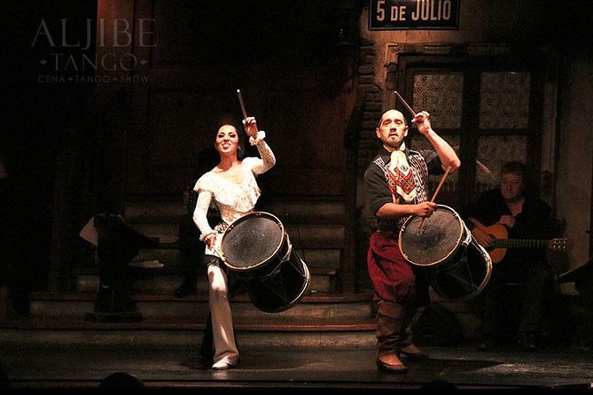 Tango Dinner-Show at El Aljibe with Optional Classic Bus Transfer - Seating, service, and the small-room tradeoff