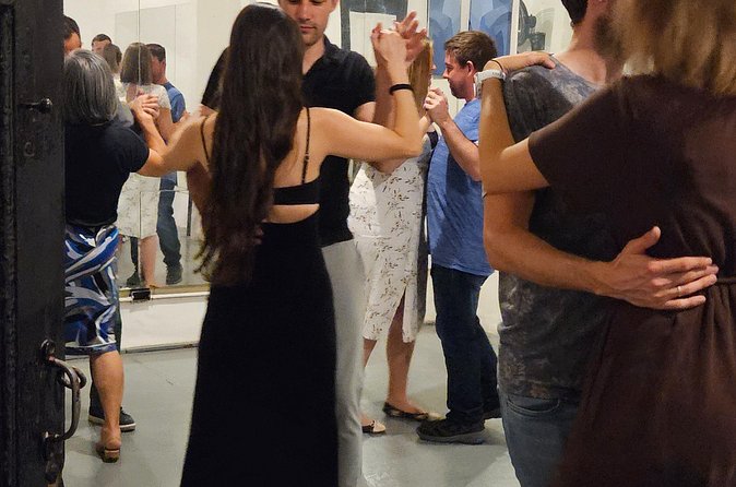 Tango Lesson - Feel like a tango dancer - Clear teaching is the main strength