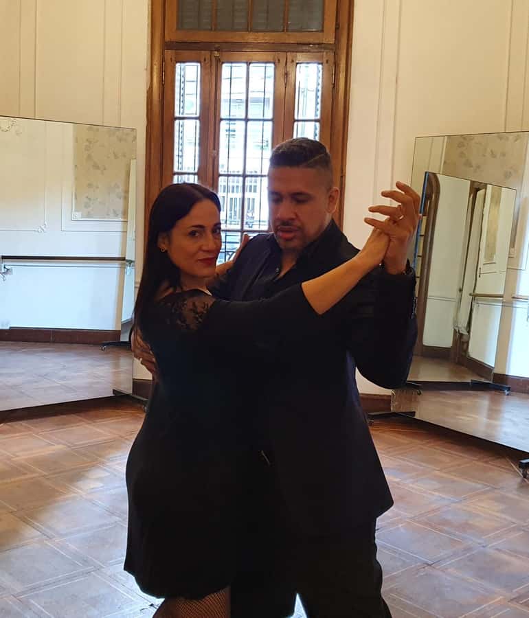 Tango Lesson in Buenos Aires with professional dancers - Key details before you book