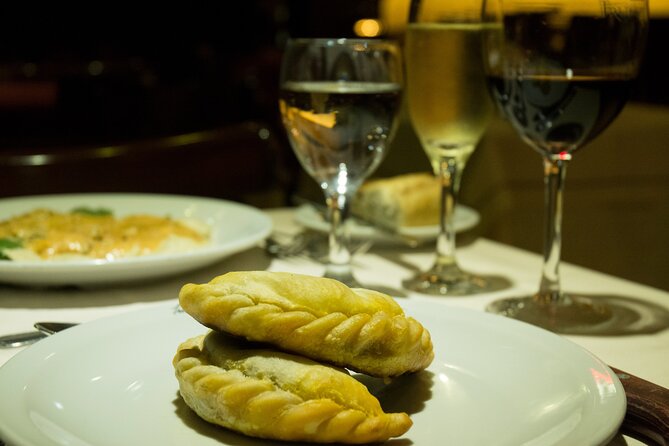 Tango Show and Optional Dinner at Esquina Homero Manzi - Who should book this evening?