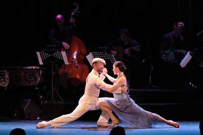Tango Show at Esquina Homero Manzi - The 8:45 p.m. pickup and evening rhythm