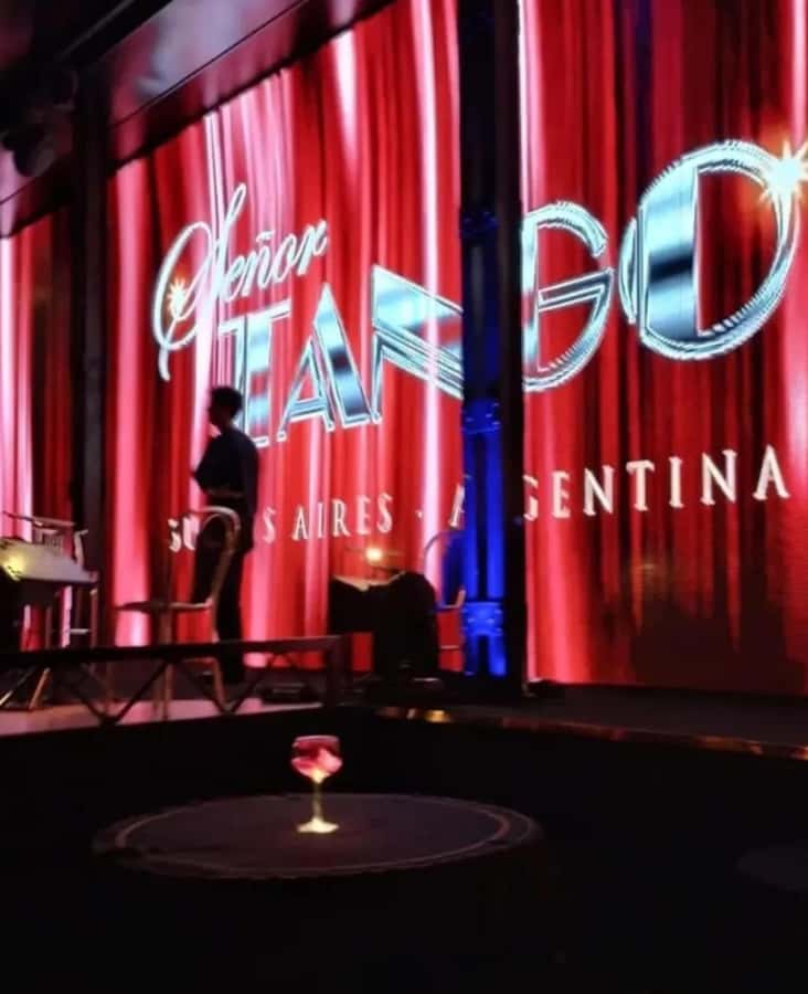 Tango Show at Señor Tango - Arriving at Buenos Aires tango country