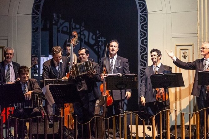 Tango show in "Tango Porteño" with optional dinner in Buenos Aires - The stage program: tango, drums, and a singer