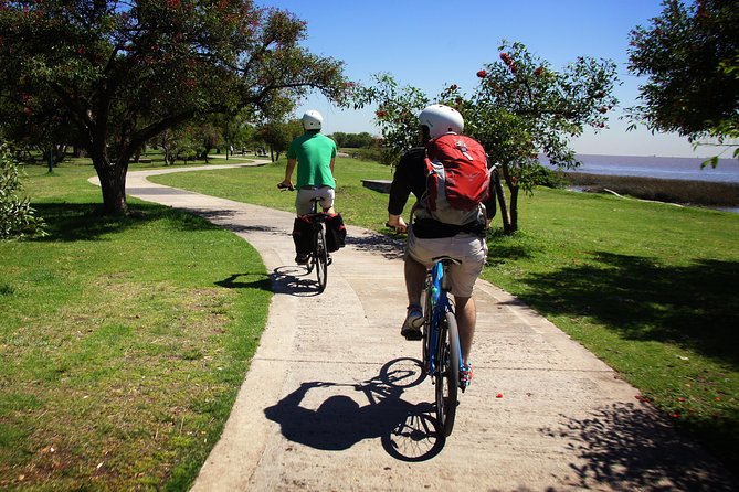 Tigre Delta Adventure: Bike, Kayak, and BBQ Tour - An island restaurant and a proper Argentine asado