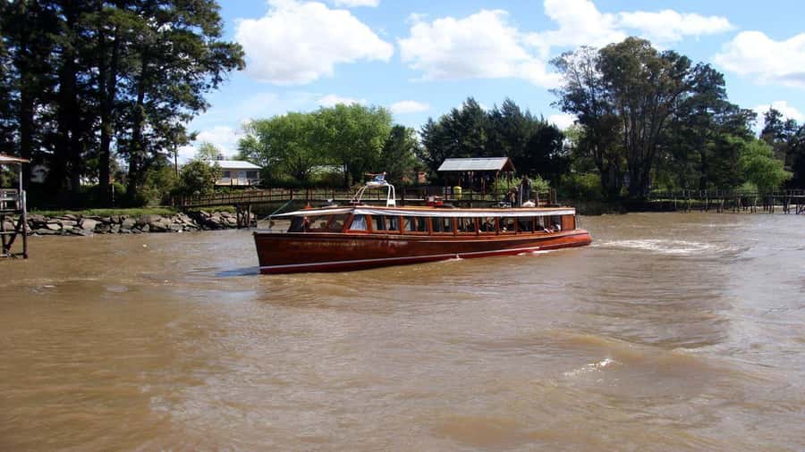 Tigre Full-Day Tour with Boat Ride - Lunch beside the river around midday