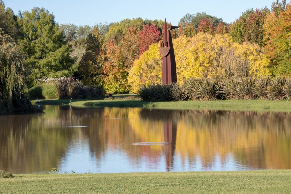 Tigre: sailing and hiking around El Descanso Island - Argentine art in an open-air setting