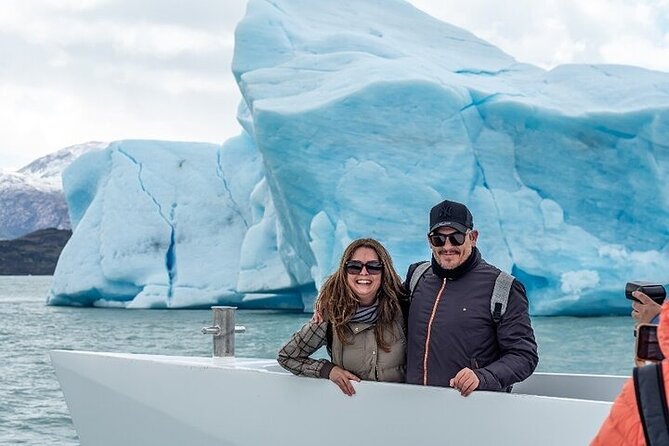 "Todo Glaciares" Boat Tour + optional transfers from El Calafate - The first stretch across Lake Argentino