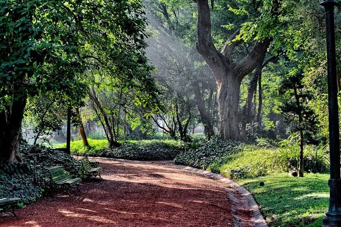 Tour a pie de Historia y Naturaleza por Palermo - Is $52 a fair price for three hours?