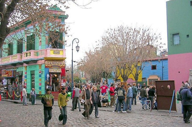 Tour of Buenos Aires with Guide and Lunch Included - How the guide and driver shape the experience