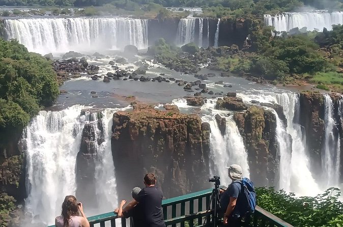 TOUR PARTICULAR Iguassu Falls on the Argentine side - The optional boat ride: worth the extra charge?