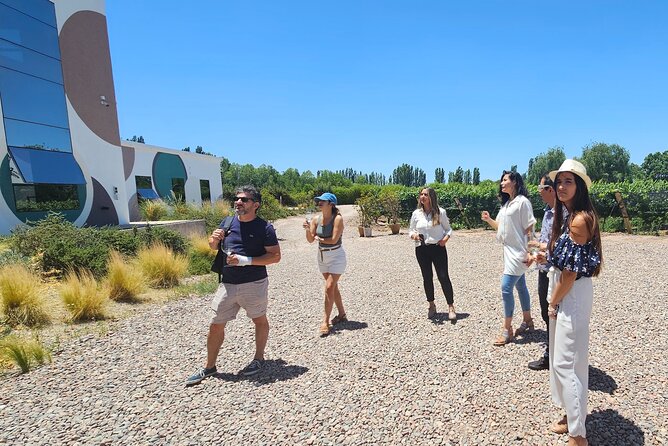 Tour wineries Lujan de Cuyo - The private service and the people behind it