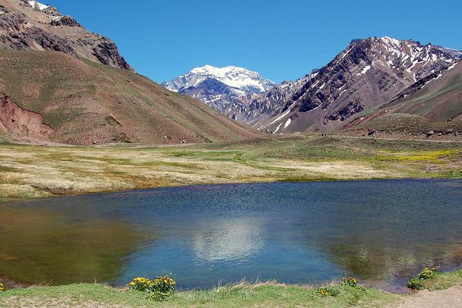 Trekking Aconcagua Park - A small group makes the mountain day easier