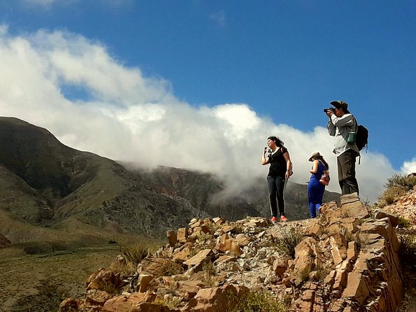 Trekking Purmamarca - Reading the rock formations along the 4-kilometer riverbed