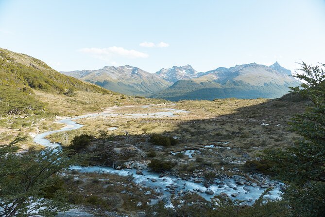 Trekking Tour Laguna Esmeralda and Fuegian Valleys - Guides, pacing, and the human side of the outing