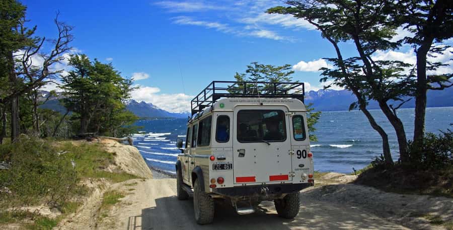 Ushuaia 4WD Off-Road Adventure: Hidden Lakes & Argentine BBQ - Summer canoeing on Lake Escondido