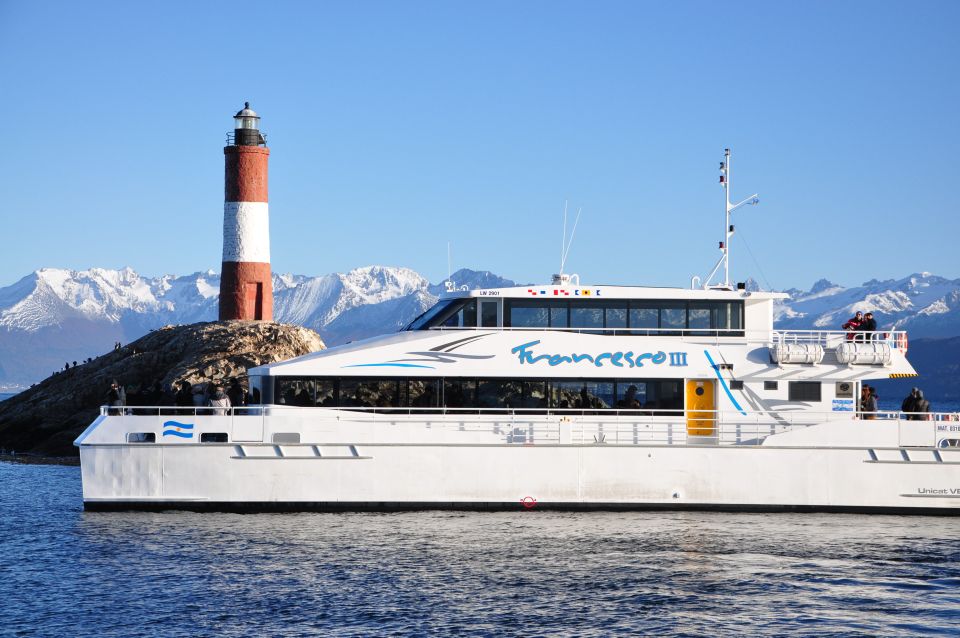 Ushuaia: Beagle Channel & Sea Wolves Island Catamaran Cruise - Returning with Ushuaia and the mountains in view