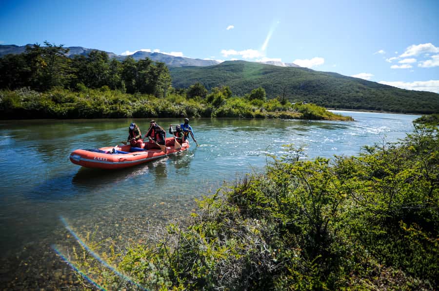 Ushuaia: Tierra del Fuego Trekking and Canoeing - Lunch beside the Lapataia River
