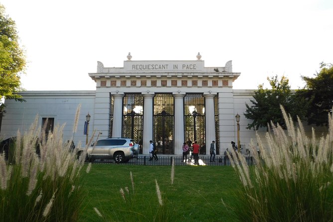 Walking Tour of the Recoleta Neighborhood in Buenos Aires - The National Museum of Fine Arts in ten minutes