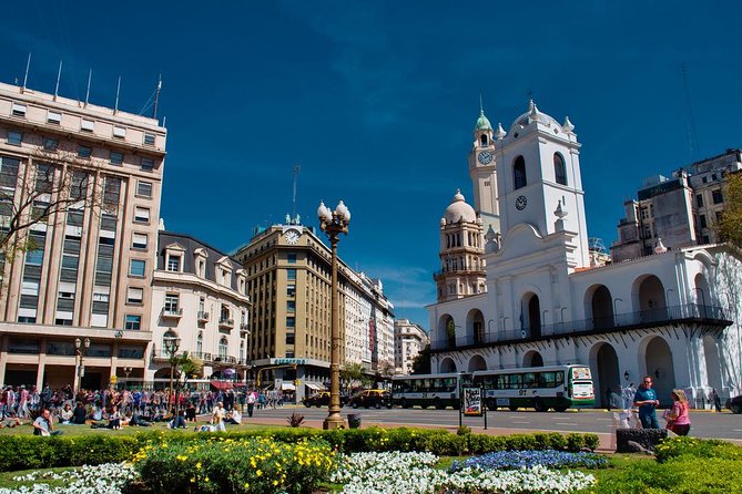 Walking tour: Plaza de Mayo and coffee time at Cafe Tortoni´s - Why this three-hour walk works in Buenos Aires