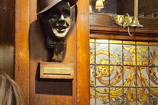 Walking tour: Plaza de Mayo and coffee time at Cafe Tortoni´s - Catalina and the value of a private guide